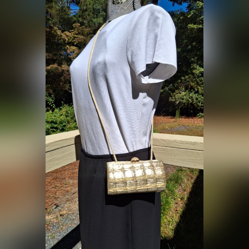 Vintage La Regale Ltd Gold Pleated Fabric Hard Shell Convertible Clutch - Picture 2 of 10